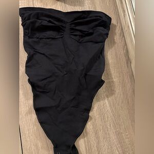 SKIMS seamless sculpt strapless thong bodysuit